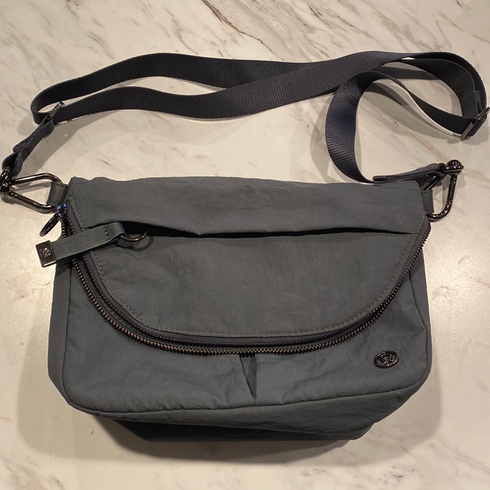 Lululemon All Night Festival bag